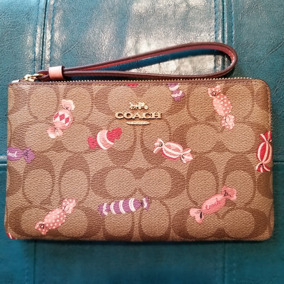 Coach Handbags - NWT Coach Candy Print Large Corner Zip Wristlet